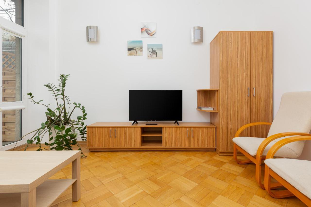 Downtown Studio Apartment By The Park By Noclegi Renters Warszawa Exteriör bild